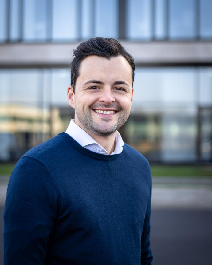 businessportrait mann duisburg modern